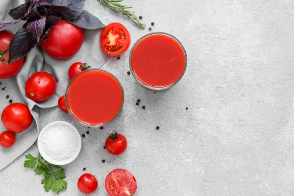 Glasses Tasty Tomato Juice Light Background — Stock Photo, Image