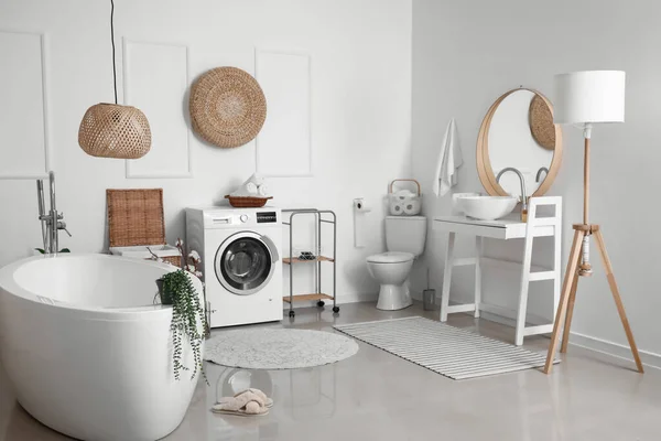Interior Kamar Mandi Dengan Mesin Cuci Modern — Stok Foto