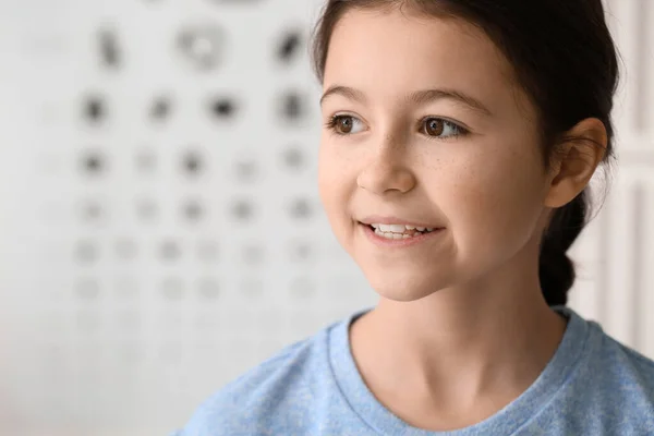 Little Girl Ophthalmologist Office — Stock Photo, Image