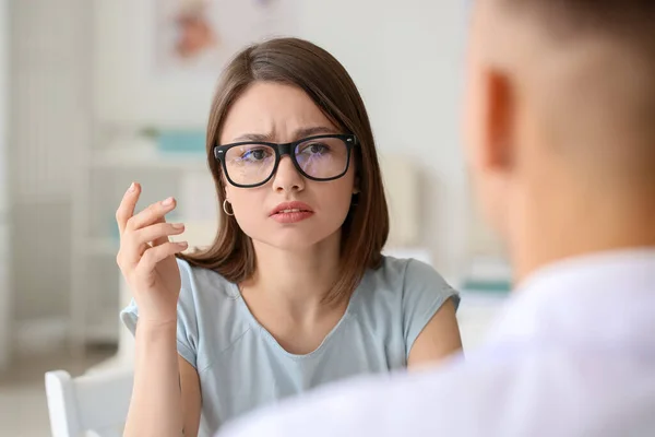 Young Woman Ophthalmologist Office — Stock Photo, Image