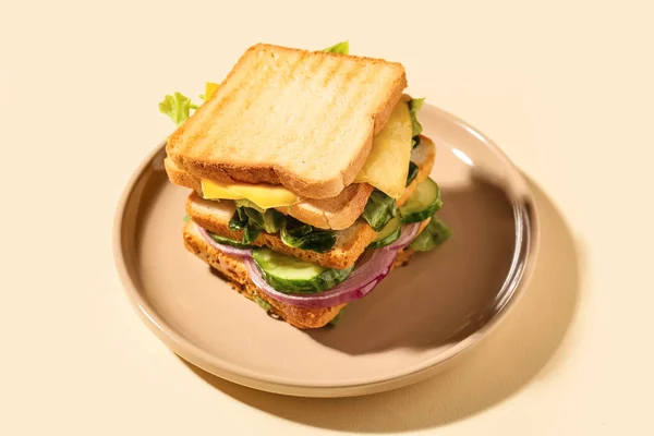 Plaat Met Lekkere Sandwich Kleur Achtergrond Close — Stockfoto