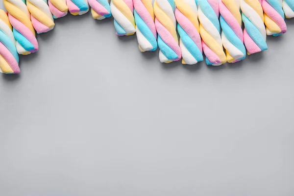 Composition Tasty Marshmallows Grey Background — Stock Photo, Image