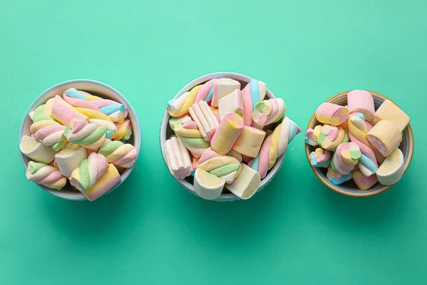Bowls Tasty Marshmallows Color Background — Stock Photo, Image