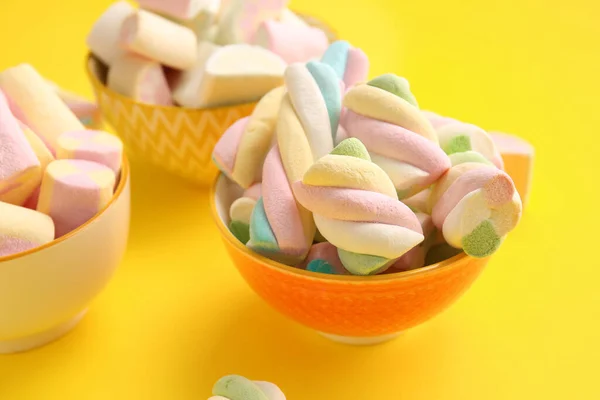 Bowls Tasty Marshmallows Color Background Closeup — Stock Photo, Image