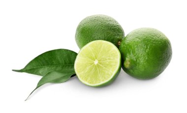 Beyaz zemin üzerine lezzetli limon