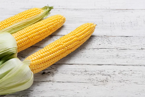 Fresh Corn Cobs Light Wooden Background — Stock Photo, Image