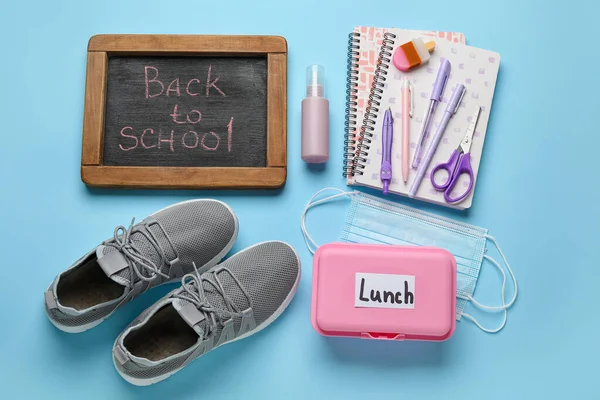 Bord Met Tekst Terug Naar School Briefpapier Lunchbox Schoenen Kleur — Stockfoto