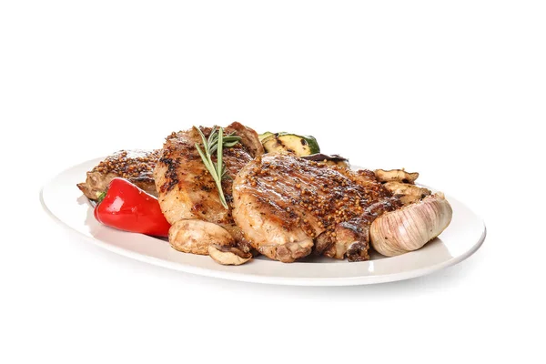 Placa Con Sabroso Filete Cerdo Verduras Parrilla Sobre Fondo Blanco — Foto de Stock