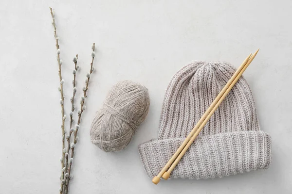 Warm Hat Knitting Yarn Needles Pussy Willow Branches Light Background — Stockfoto