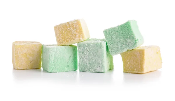 Saborosos Doces Marshmallows Fundo Branco — Fotografia de Stock