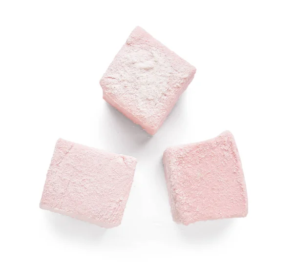 Saborosos Doces Marshmallows Fundo Branco — Fotografia de Stock