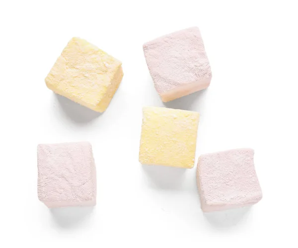 Saborosos Doces Marshmallows Fundo Branco — Fotografia de Stock