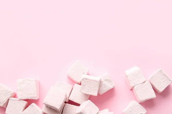 Saborosos Marshmallows Doces Fundo Cor — Fotografia de Stock