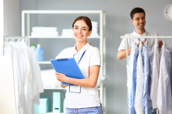 Female Worker Modern Dry Cleaner — Stock Photo, Image