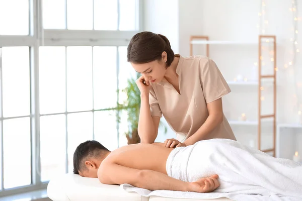 Massage Therapist Working Patient Medical Center — Stock Photo, Image