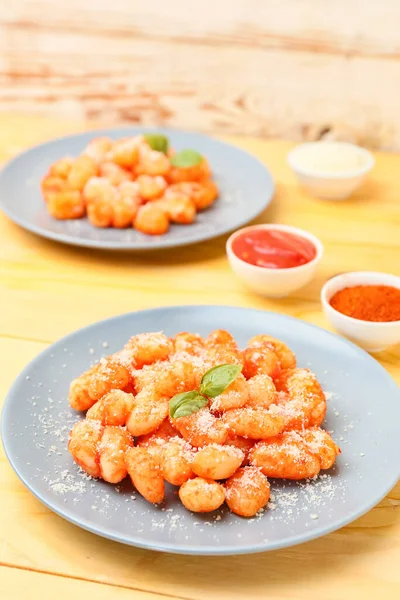 Delicious Gnocchi Tomato Sauce Plate Color Wooden Table — Stock Photo, Image