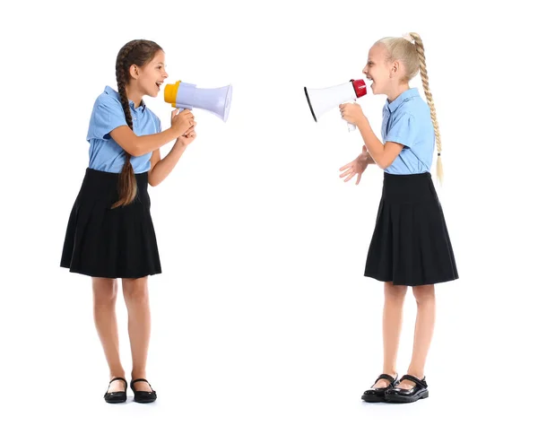 Nette Schulmädchen Mit Megaphonen Auf Weißem Hintergrund — Stockfoto