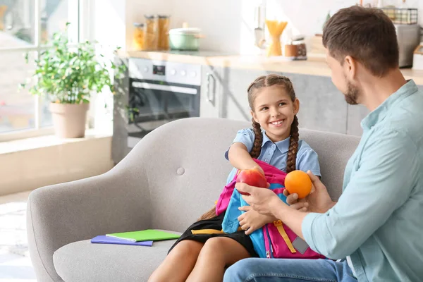 Father Getting His Little Daughter Ready School — Stock Photo, Image