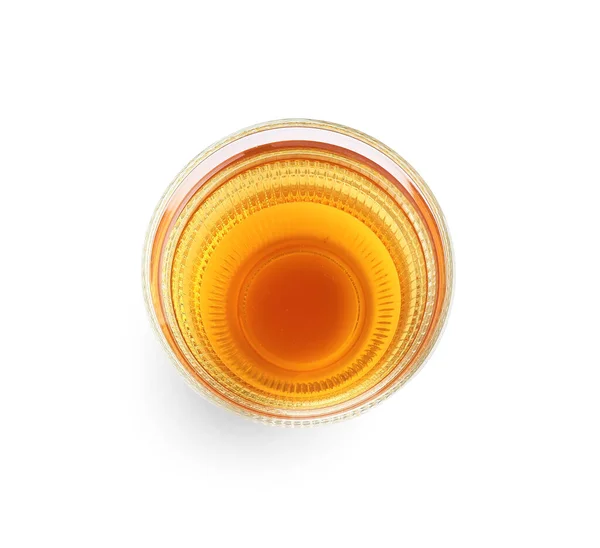 白い背景においしいリンゴジュースのガラス — ストック写真
