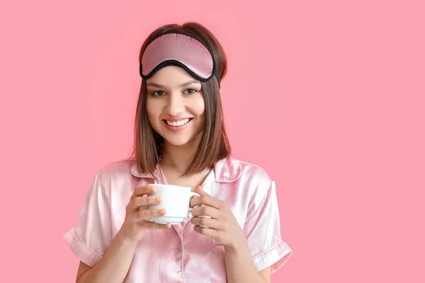 Mujer Joven Con Taza Café Sobre Fondo Color — Foto de Stock