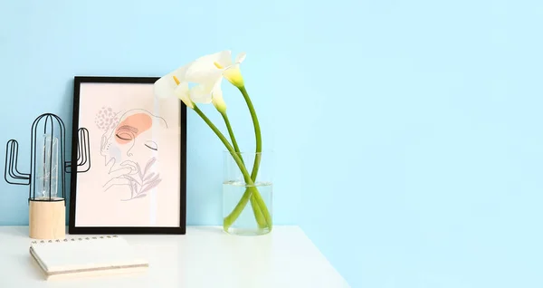 Vase Flowers Picture Table Color Wall — Stock Photo, Image