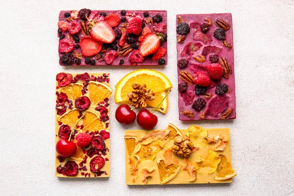 Handmade Chocolate Bars Fruits Berries Nuts Light Background — Stock Photo, Image