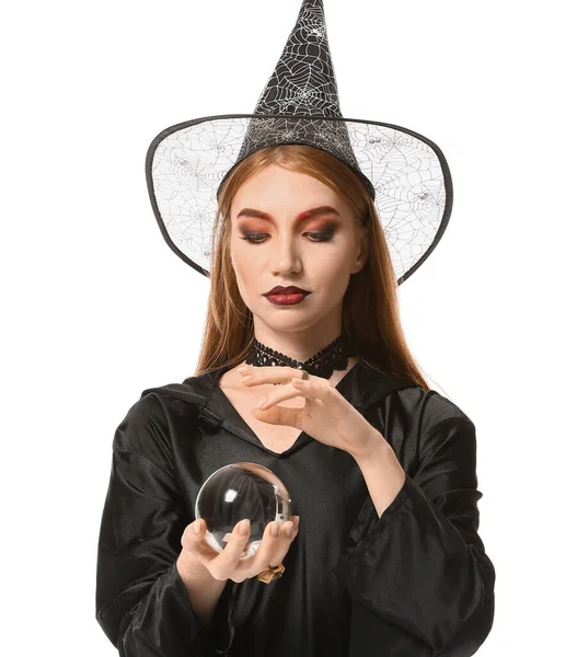 Молодая Ведьма Хрустальным Шаром Белом Фоне — стоковое фото