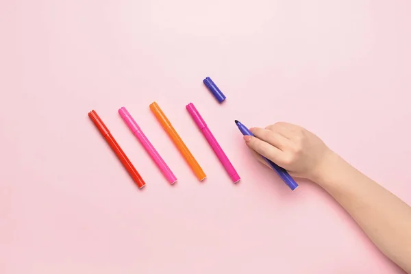 Female Hand Colorful Markers Color Background — Stock Photo, Image