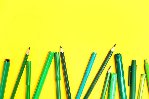 Marqueurs Crayons Colorés Sur Fond Couleur — Photo