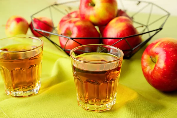 Glasses Tasty Apple Juice Table Closeup — Stock Photo, Image