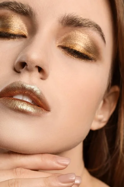 Krásná Mladá Žena Zlatým Make Upem Detailní — Stock fotografie