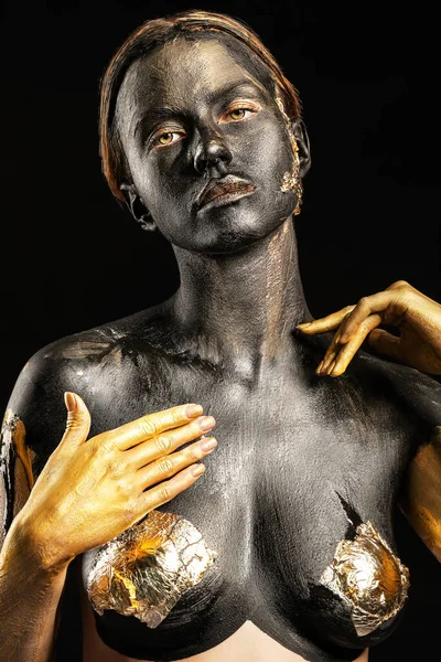 Beautiful Young Woman Black Golden Paint Her Body Dark Background — Stock Photo, Image