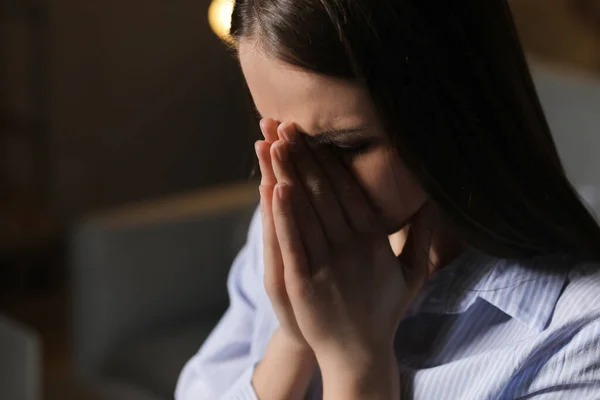 Praying Young Woman Home Evening — Stock Photo, Image