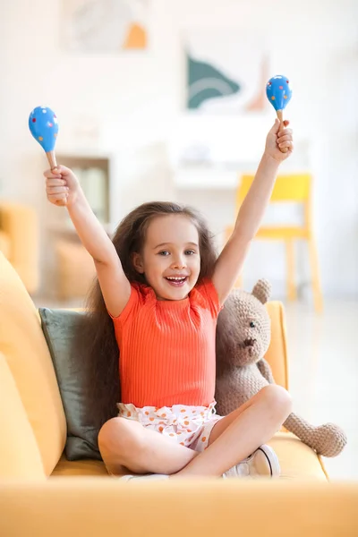 Cute Mexican Girl Maracas Home — Stock Photo, Image