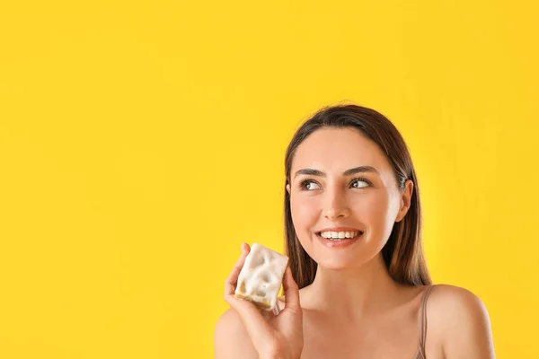 Beautiful Young Woman Soap Color Background — Stock Photo, Image