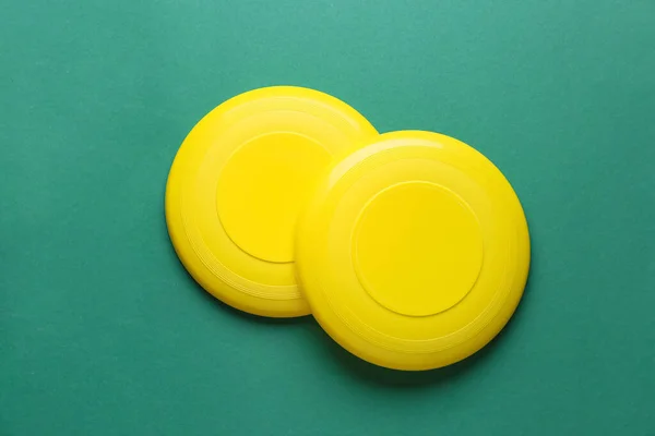 Диски Frisbee Кольоровому Фоні — стокове фото