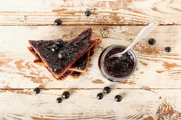 Jar Toasts Black Currant Jam Light Wooden Background — Stock Photo, Image