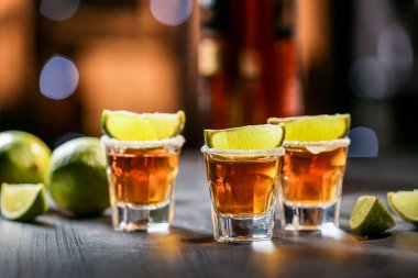 Barda limonlu tekila.