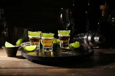 Barda limonlu tekila.