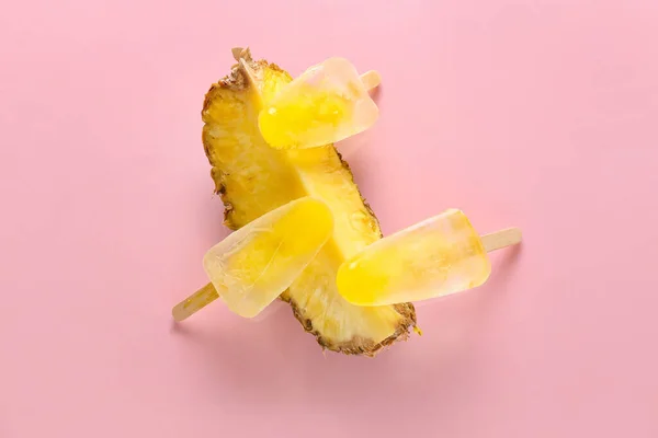 色彩艳丽的菠萝冰棒 — 图库照片
