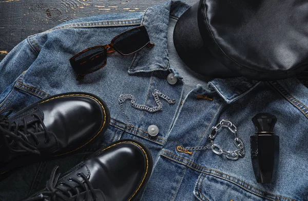 Vrouwelijke Jeans Jas Schoenen Stijlvolle Accessoires Close — Stockfoto