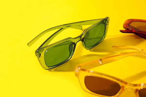 Different Female Sunglasses Color Background — 스톡 사진