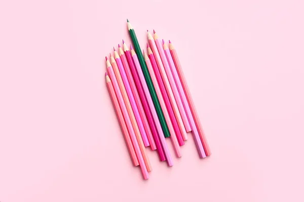 Green Pencil Pink Ones Color Background Concept Uniqueness — Stock Photo, Image