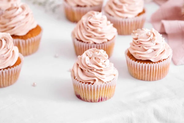 Sabrosos Cupcakes Boda Mesa — Foto de Stock