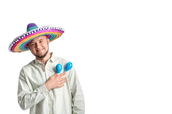 Junger Mexikaner Mit Sombrero Hut Und Maracas Auf Weißem Hintergrund — Stockfoto