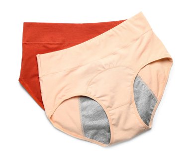 Beyaz arkaplanda adet külotu