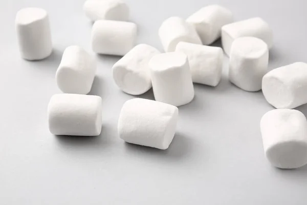 Marshmallows Saborosos Fundo Claro Close — Fotografia de Stock