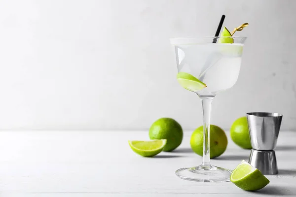 Glass Tasty Margarita Cocktail Shaker Limes Light Background — Stock Photo, Image
