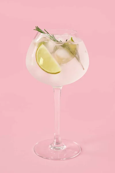 Glass Cold Gin Tonic Color Background — Stock Photo, Image