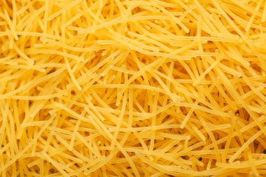 Arka planda pişmemiş vermicelli makarna